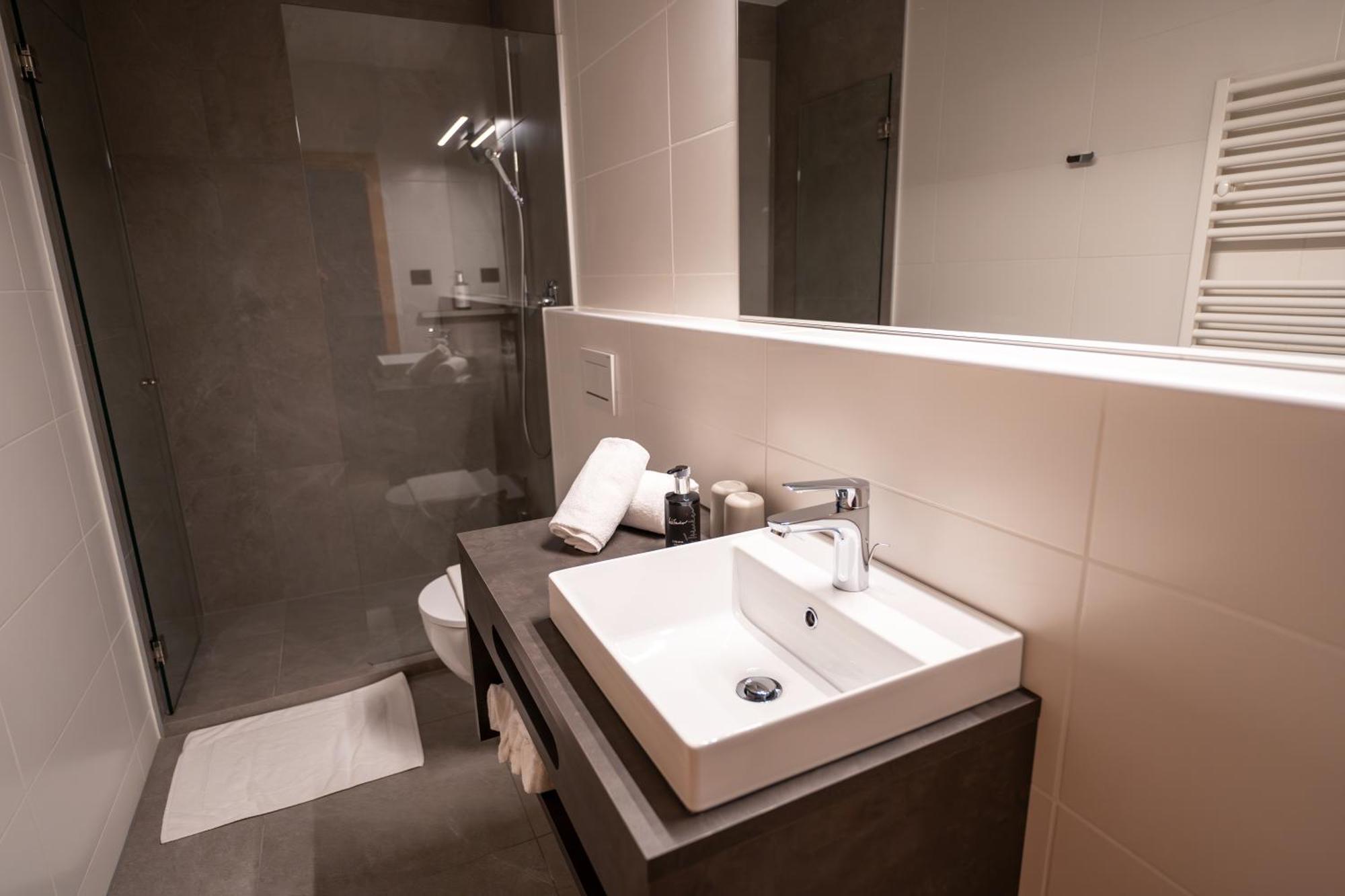 Self Service Hotel Schnalser Hof Naturns Zimmer foto