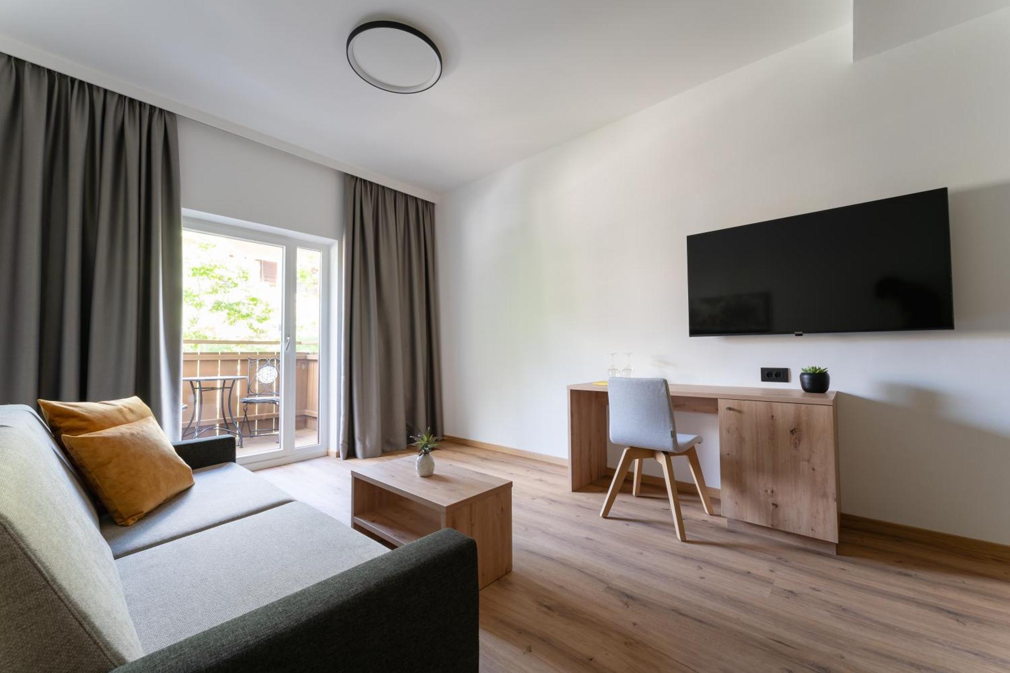 Self Service Hotel Schnalser Hof Naturns Exterior foto
