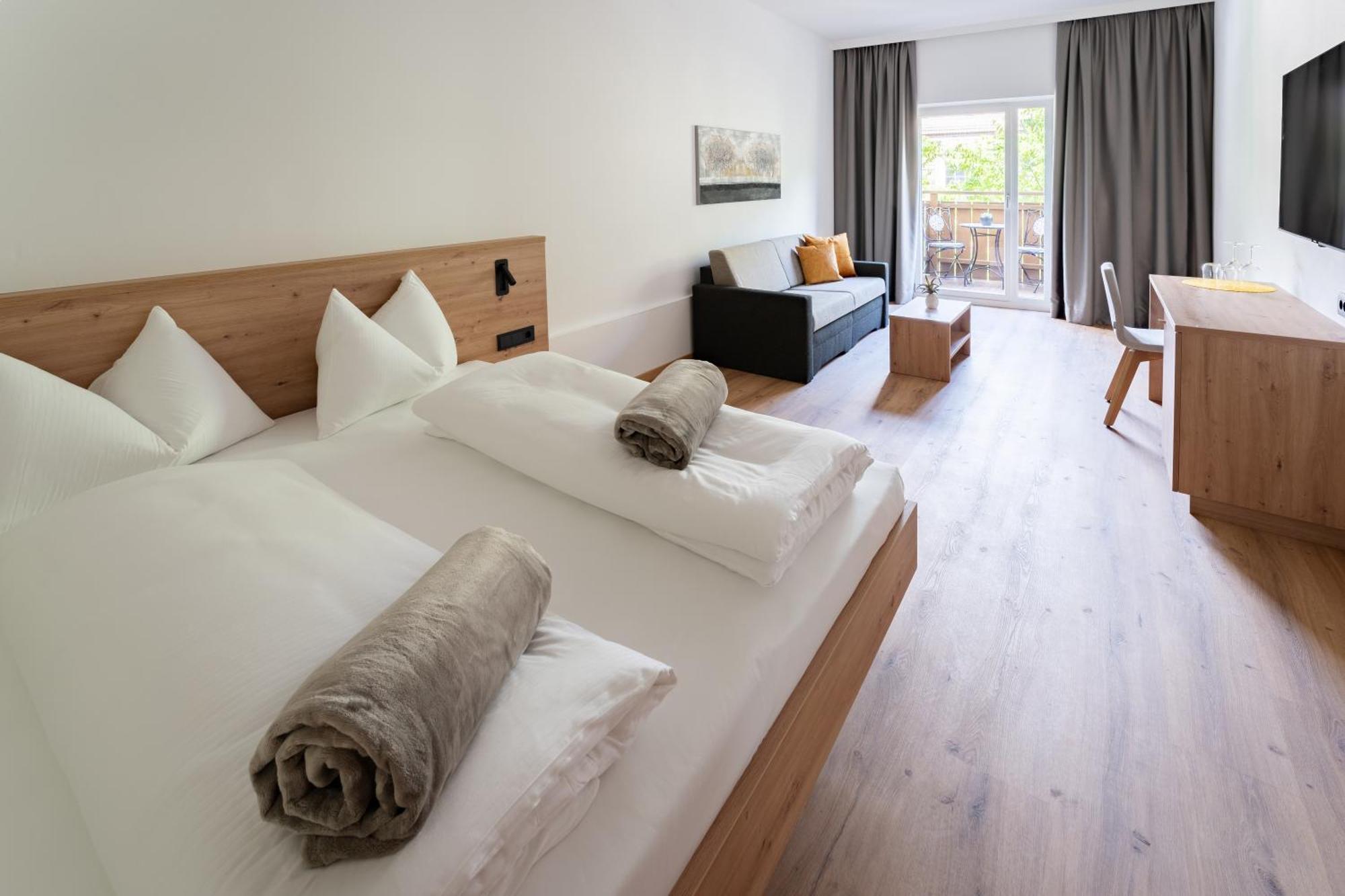 Self Service Hotel Schnalser Hof Naturns Exterior foto