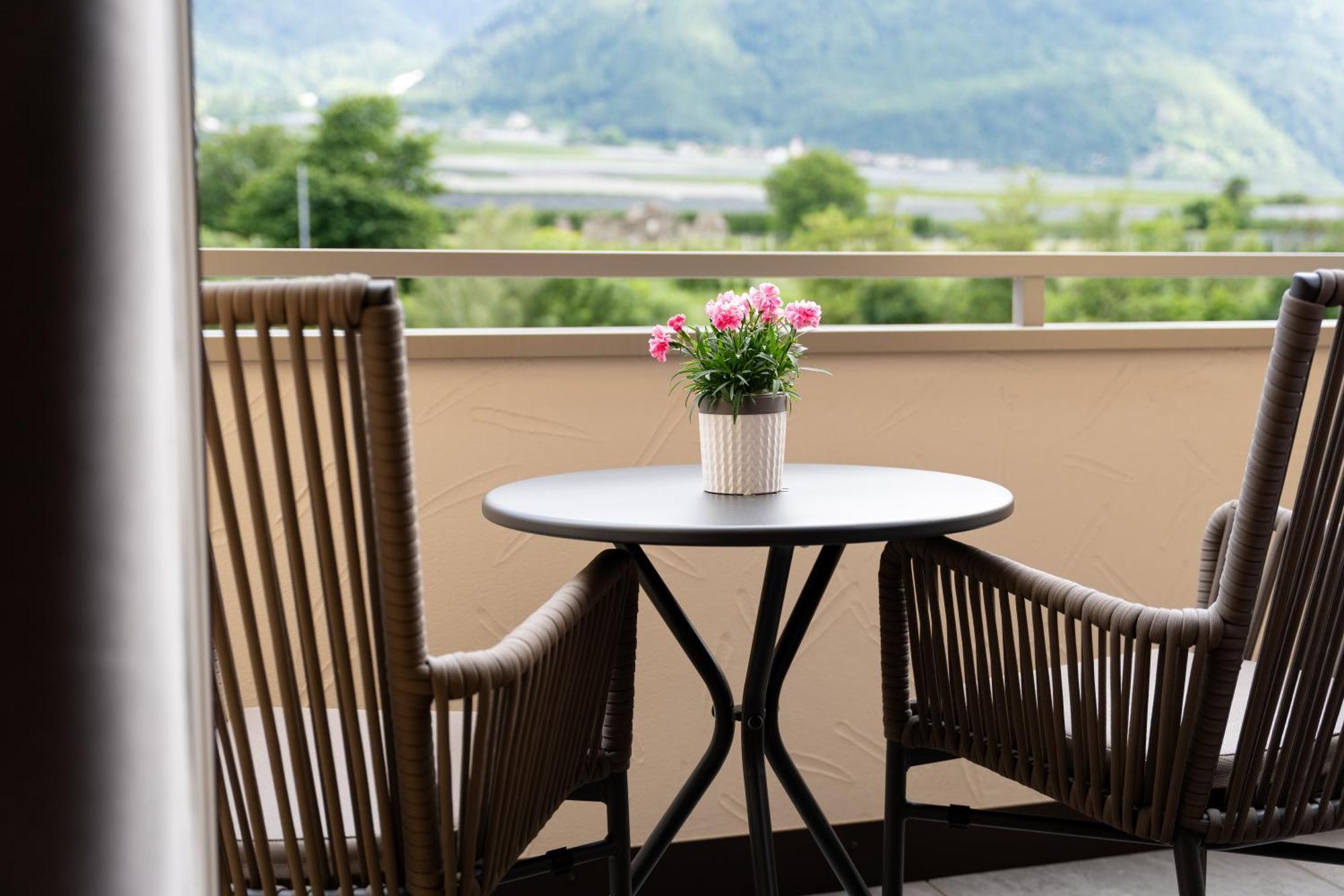 Self Service Hotel Schnalser Hof Naturns Exterior foto