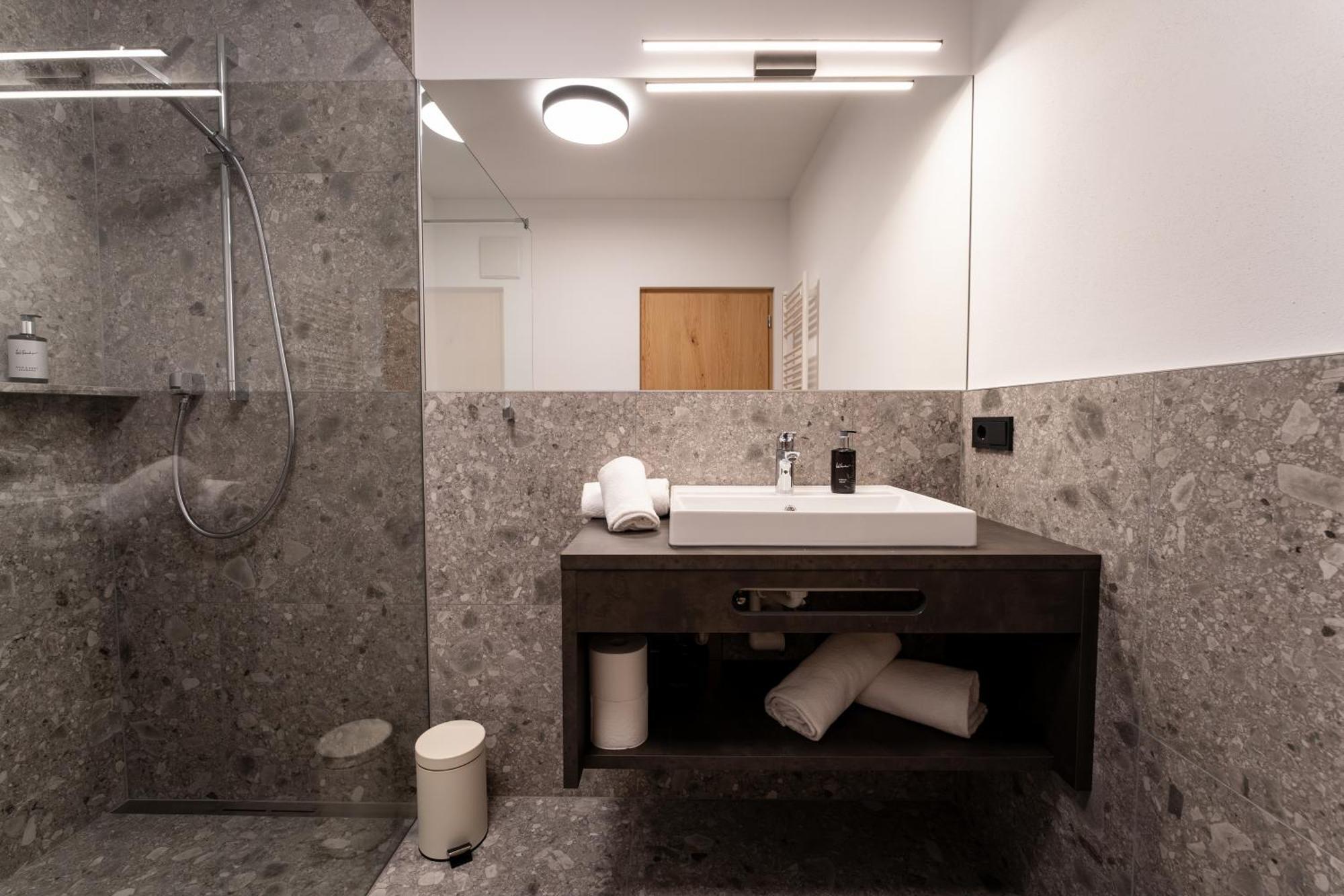 Self Service Hotel Schnalser Hof Naturns Exterior foto
